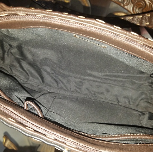 🔇 Sale $8 Leather Soulder Bag - Picture 5 of 9